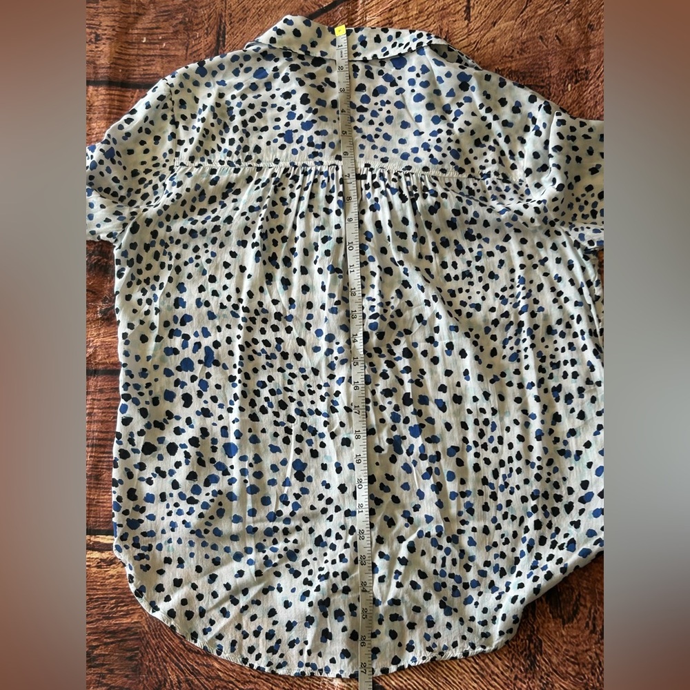 Cloth & Stone Blue‎ and White Button Down Shirt - Picture 8 of 10